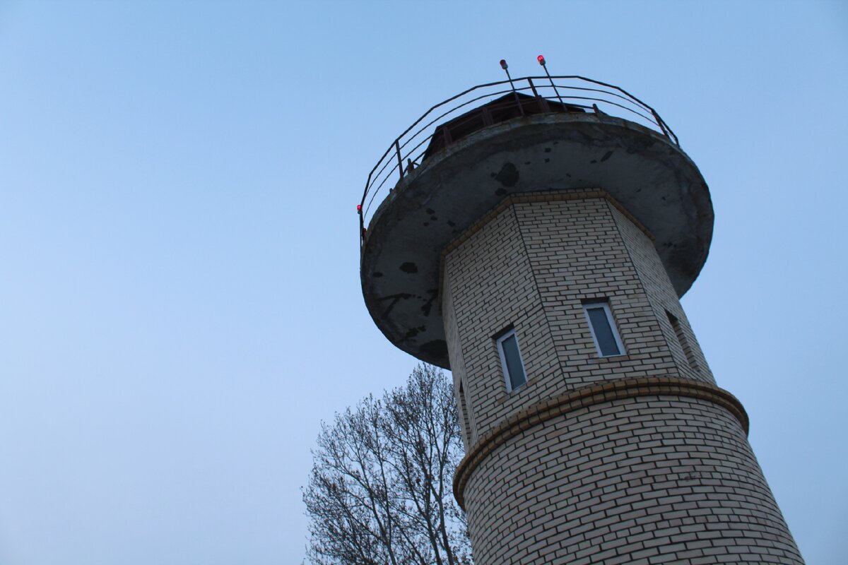 Фотографии из моего личного архива. Не хотелось вставлять сюда заезженные фотографии центра города.