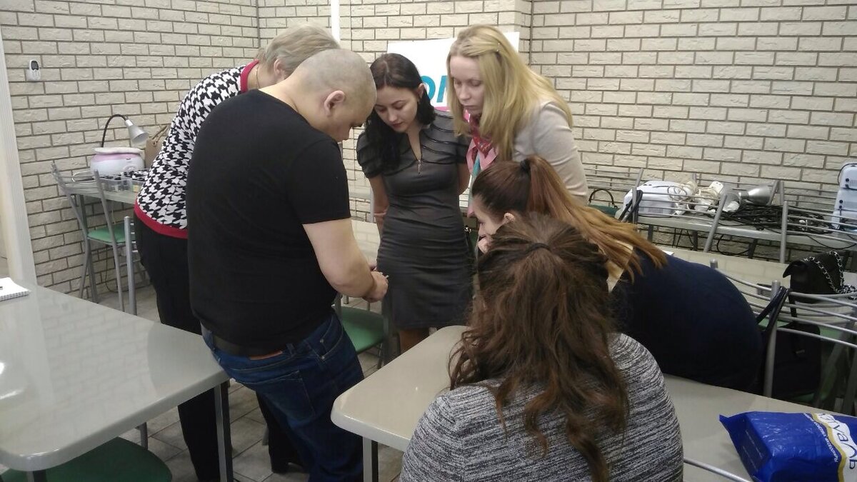 Обучение мастеров маникюра