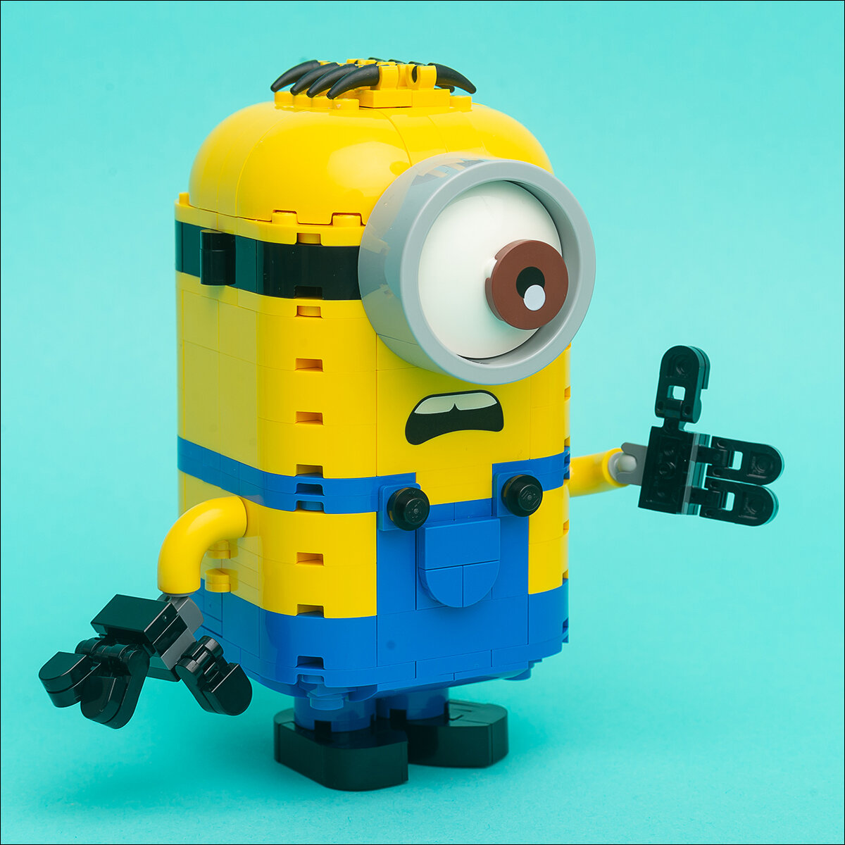 Как устроены миньоны? Фотообзор набора LEGO Minions 75551 Фигурки миньонов  и их дом | VerSen | Дзен