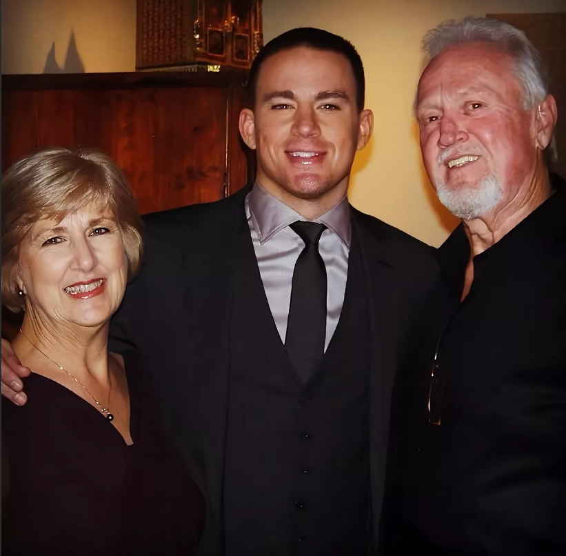 Ченнинг с родителями.