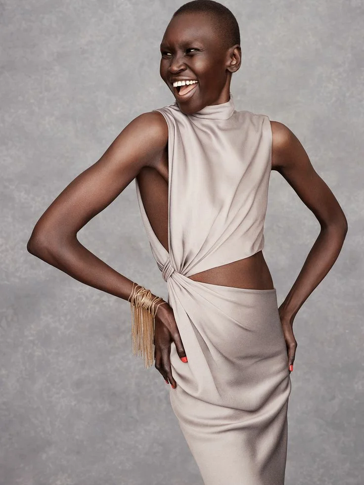 Alek Wek. Алек век модель. Алек УЭК модель. Alek Wek в полный рост.