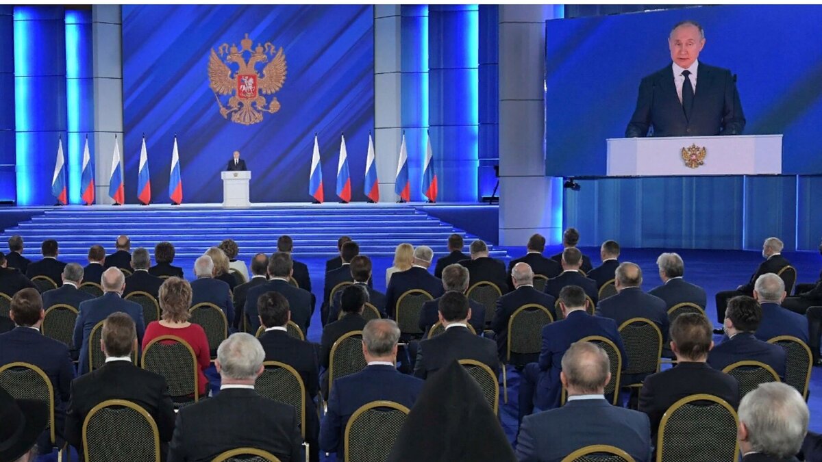 В очередном послании федеральному собранию президент итоги прошедшего года подвёл кратко и гениально. 