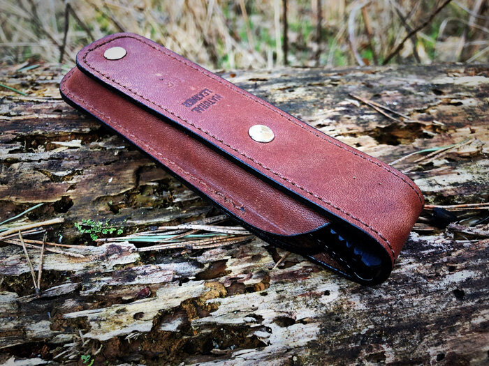 Кожаный чехол для складной финки Reptilian (НКВД) 