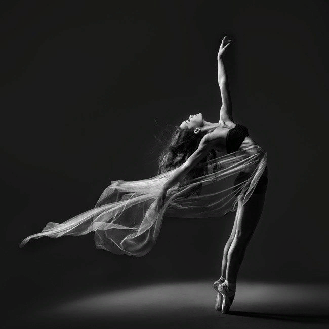 Vadim Stein балет. Танцующая девушка.