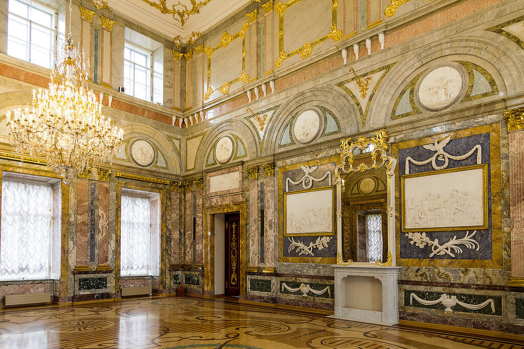 Интерьеры Мраморного дворца. Фотография взята из свободных источников на просторах Интернета