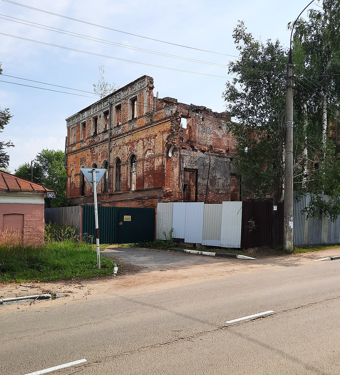  Некогда чудесный особняк на ул. Коммунаров 10а, Ростов