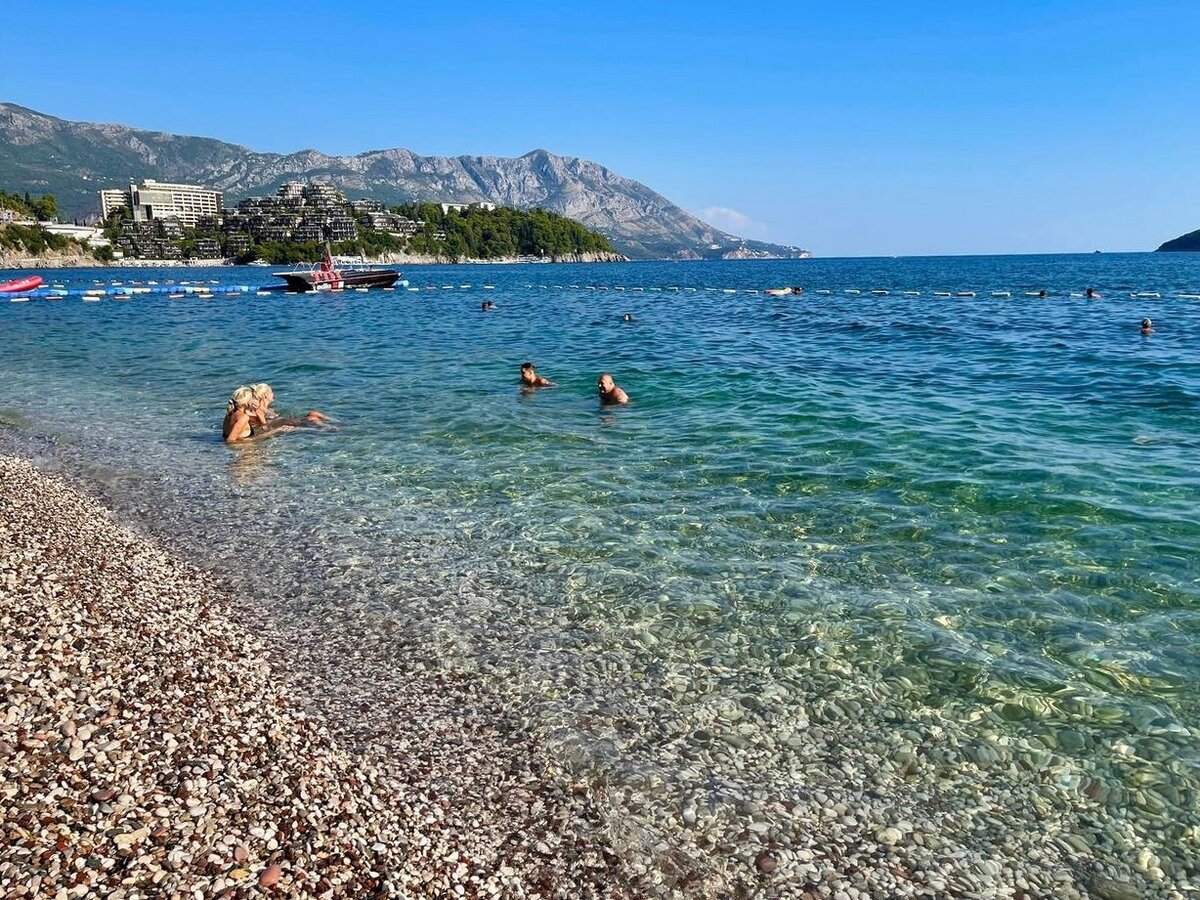 Пляж Словенский в Будве. Фото: © Катерина Катерина