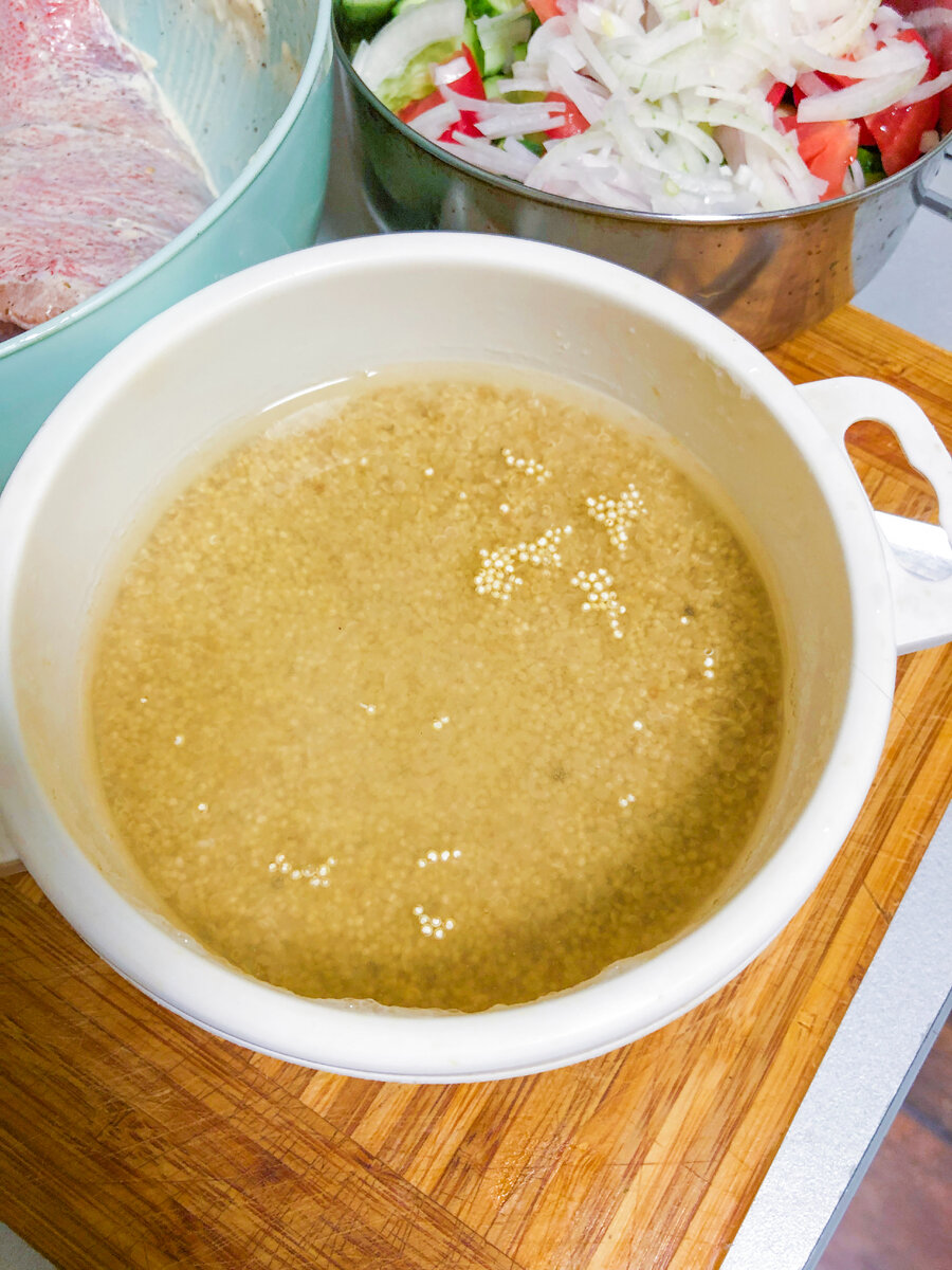 рыба маринуется, киноа замочен, салат готов 😉