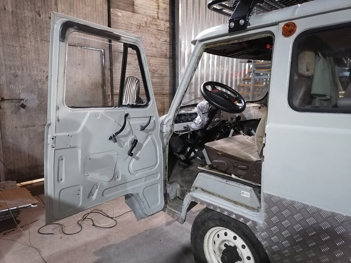 Как своими руками выполнить ремонт и покрасить кузов УАЗ 469?