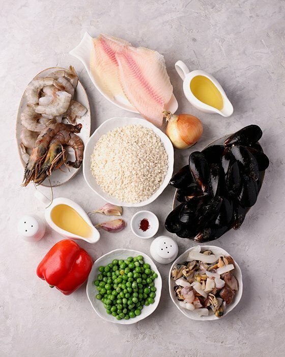 Существует около 300 рецептов приготовления Паэльи, как из морепродуктов, так из курицы или кролика. 