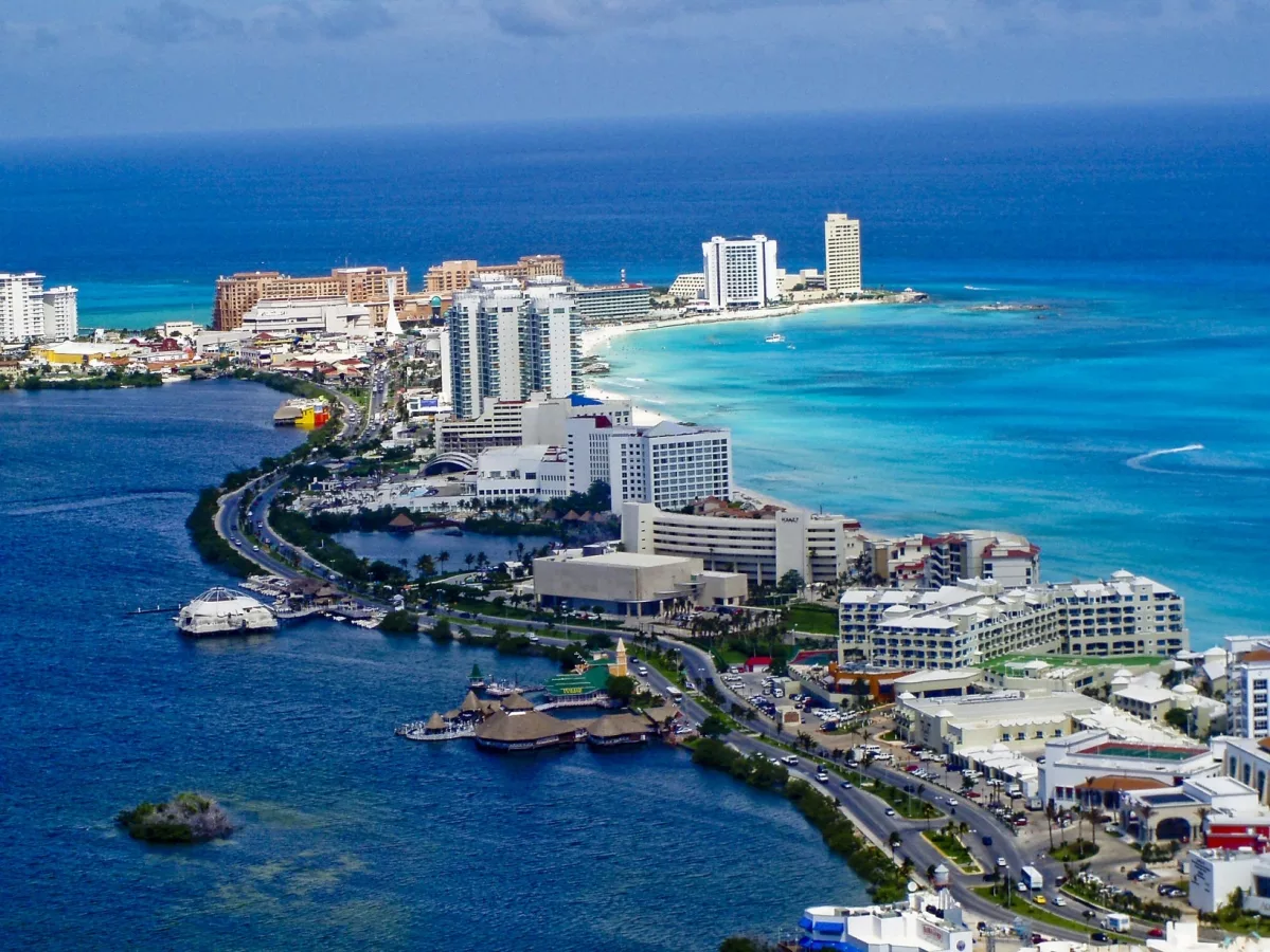 Курортный город на востоке мексики. Канкун Мексика. Cancun Мексика. Мексика Канкун Акапулько. Мексиканский город Канкун.