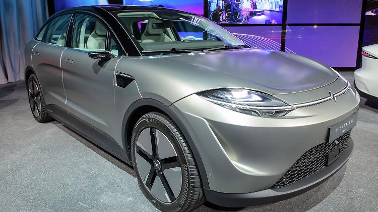 Первая модель уже успела пройти испытания на беспилотное движение в немецком Альденхофен, техническим партнером японцев выступил Vodafone и его немецкая 5G Mobility Lab.