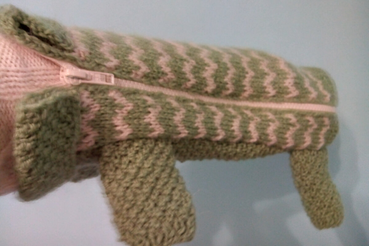 Вид со стороны застежки.