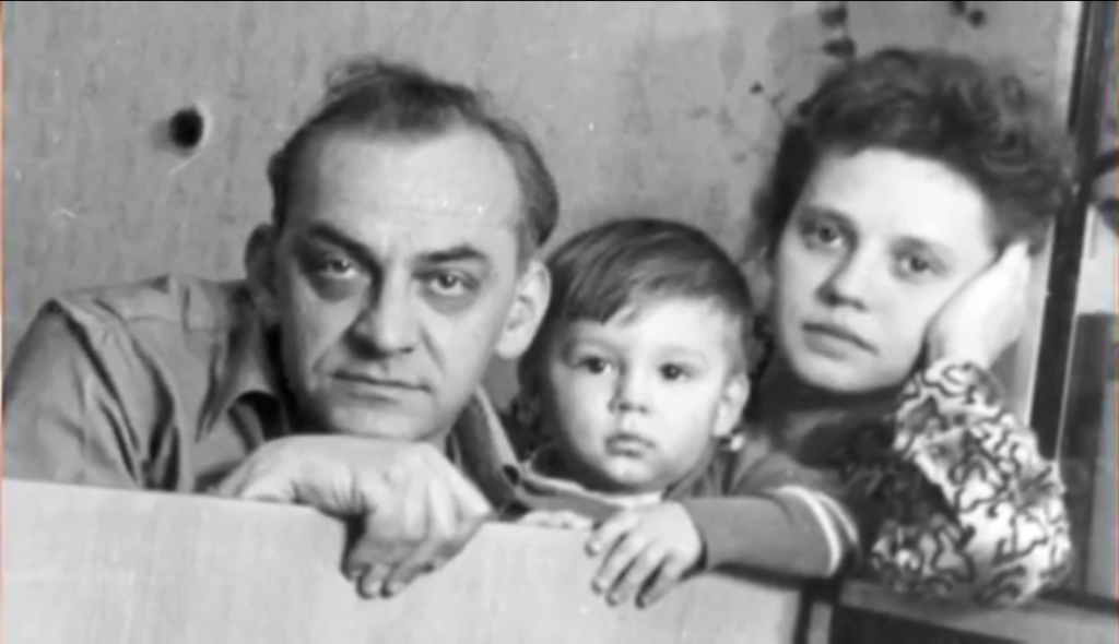 Легендарные родители, роль в фильме 