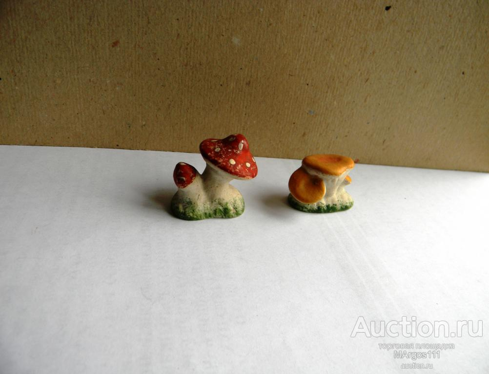 https://auction.ru/offer/miniatjurnye_farforovye_figurki_sssr_griby_gzhel_turygino_2-i142616720786210.html