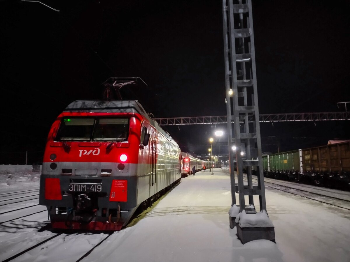 Электровоз ЭП1М-419, станция Галич