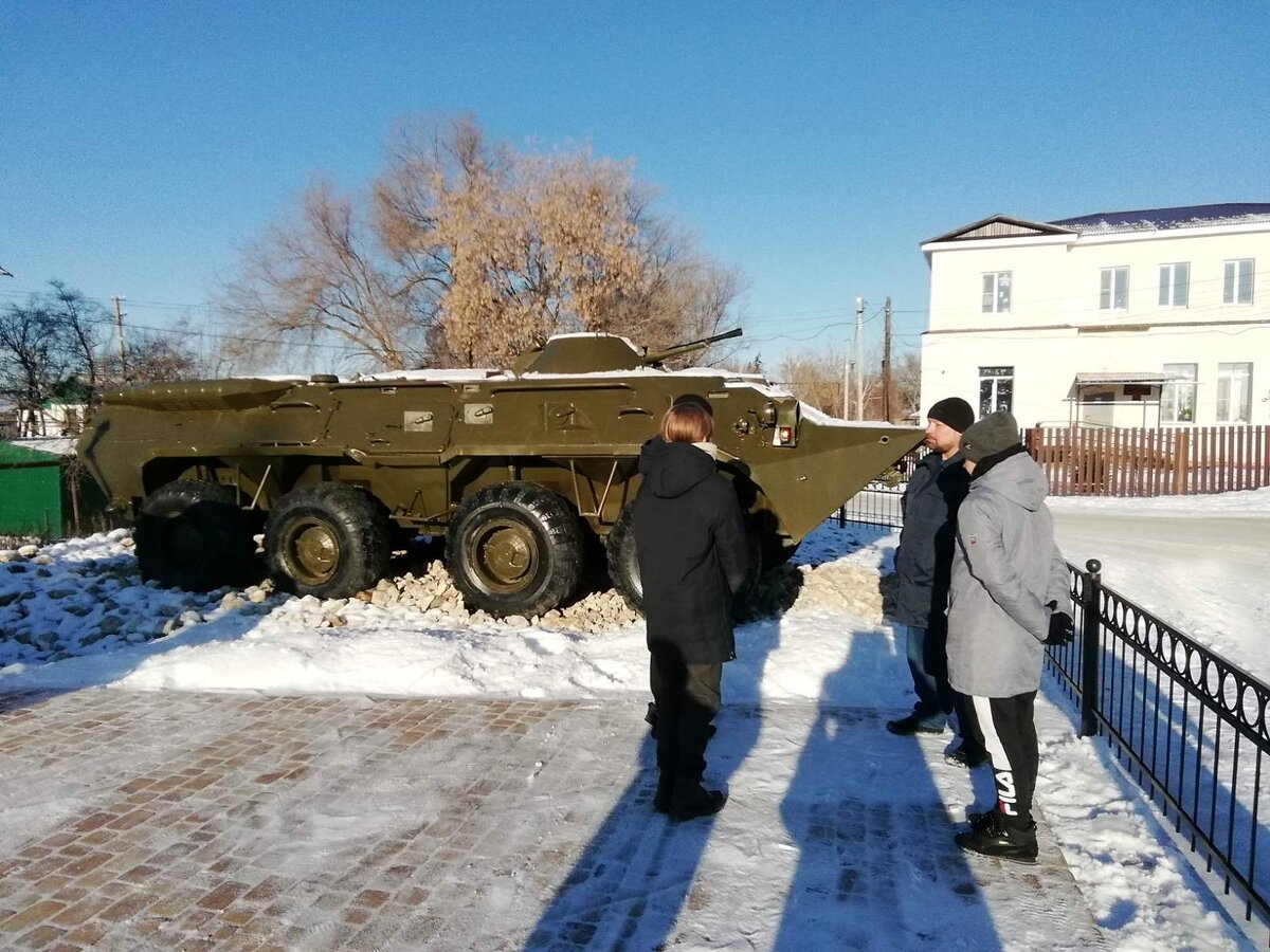 Беседа с учениками средней школы. Фото из личного архива.