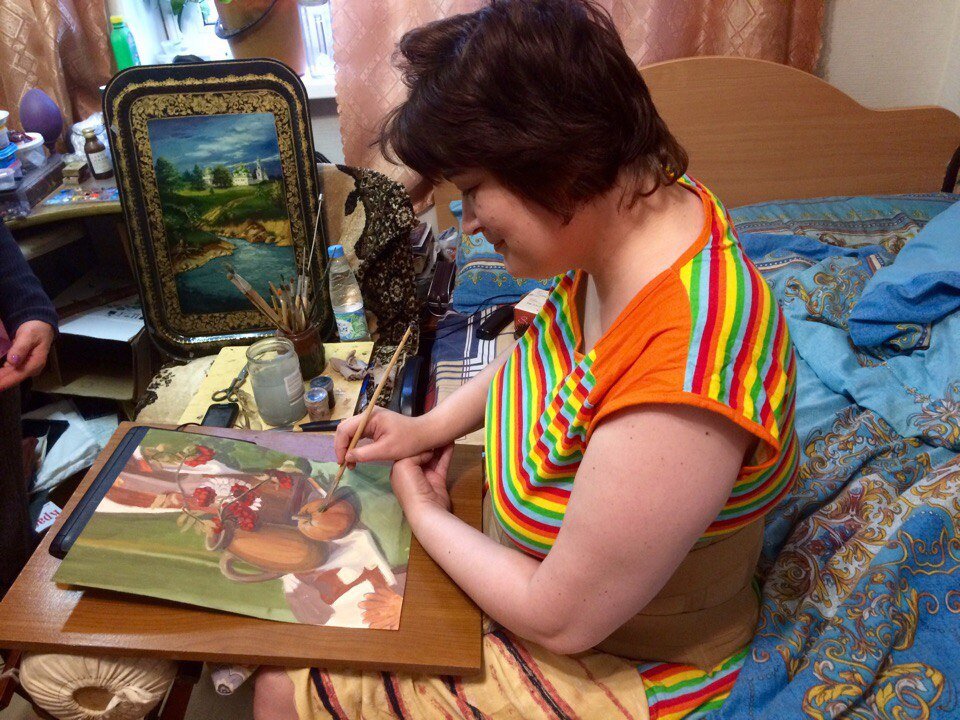 Рабочее место может и таким быть... Как говорится "Я его слепила из того, что было..."