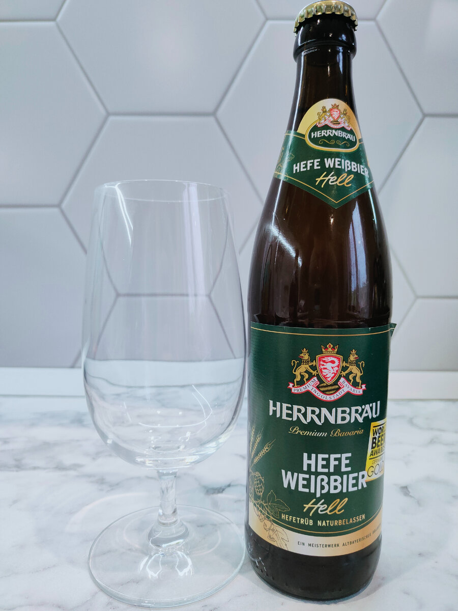 Пиво "Herrnbrau Hefe Weißbier Hell" (Херрнбрау Хефе Вайббир Хелл)