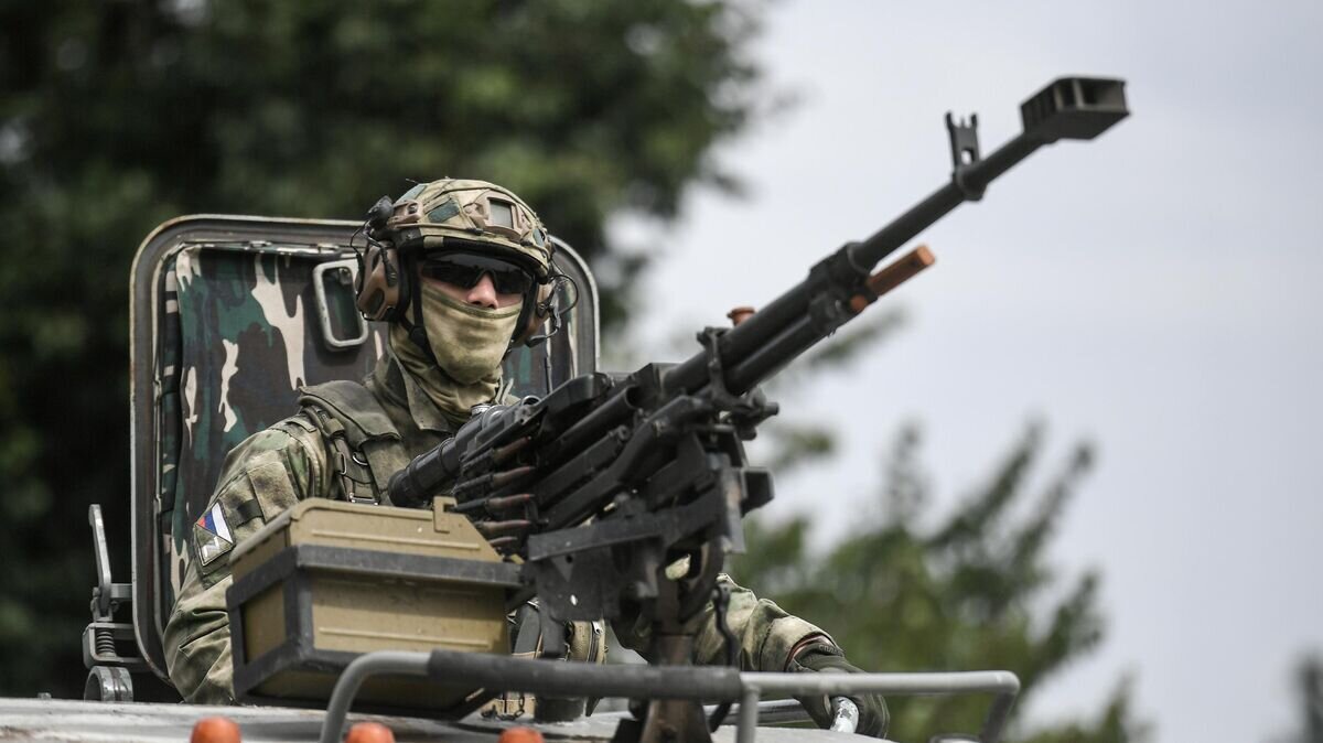    Военнослужащий ВС России в селе Александровка Херсонской области© РИА Новости / Константин Михальчевский