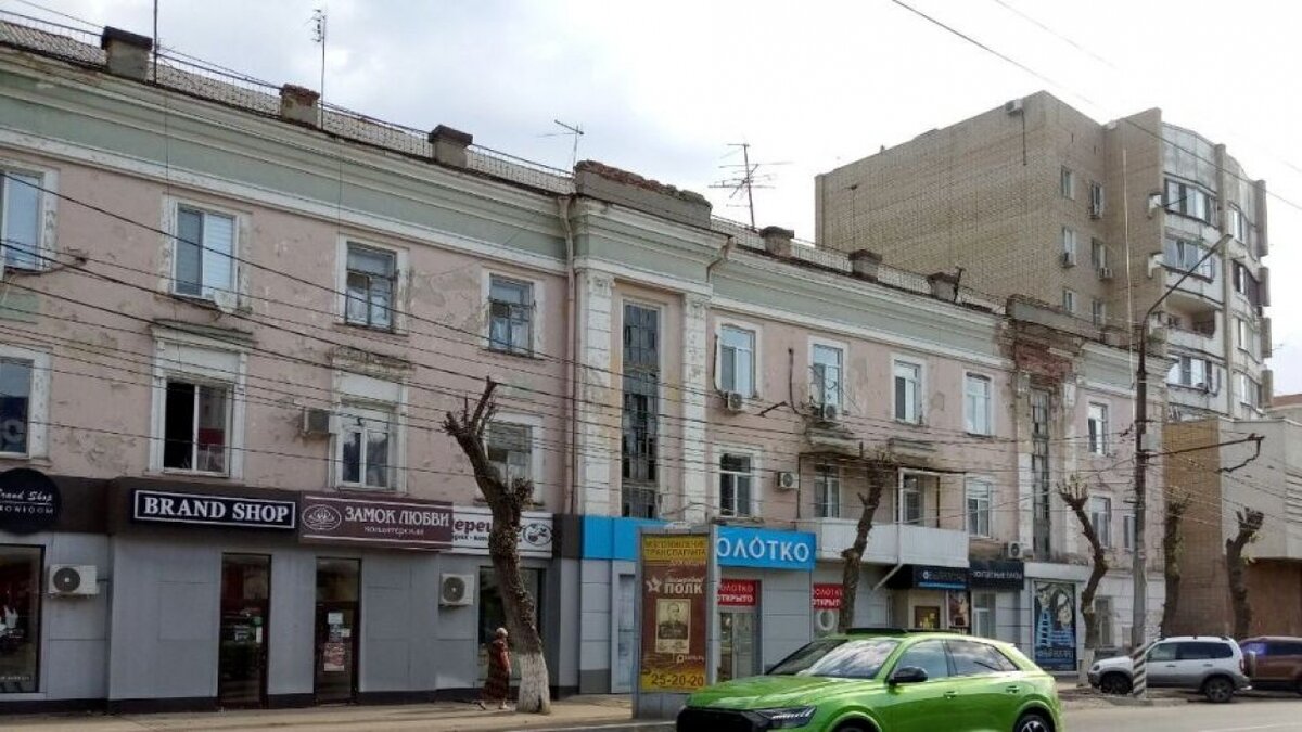    «Теперь печёт, как в аду»: жители Энгельса возмутились «омолаживающей» обрезкой деревьев в центре городаНовости Саратова и области – Сетевое издание «Репортер64»