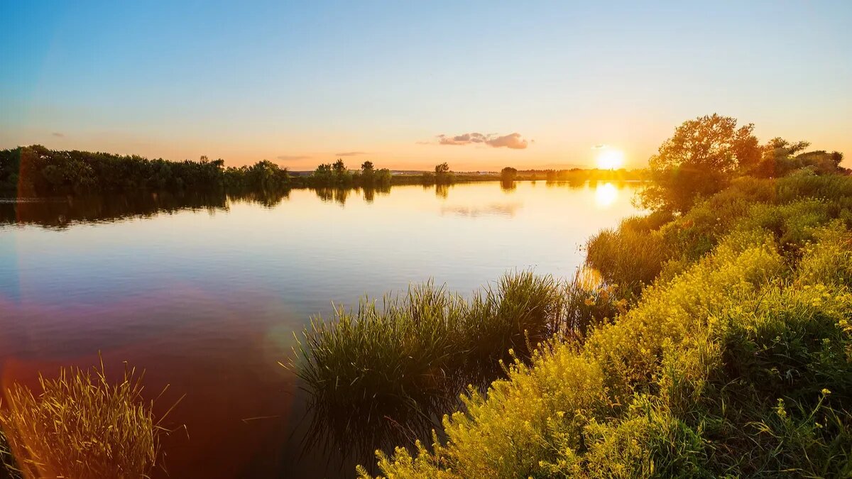 Даже в выходные есть свои православные праздники. Фото: pxhere.com