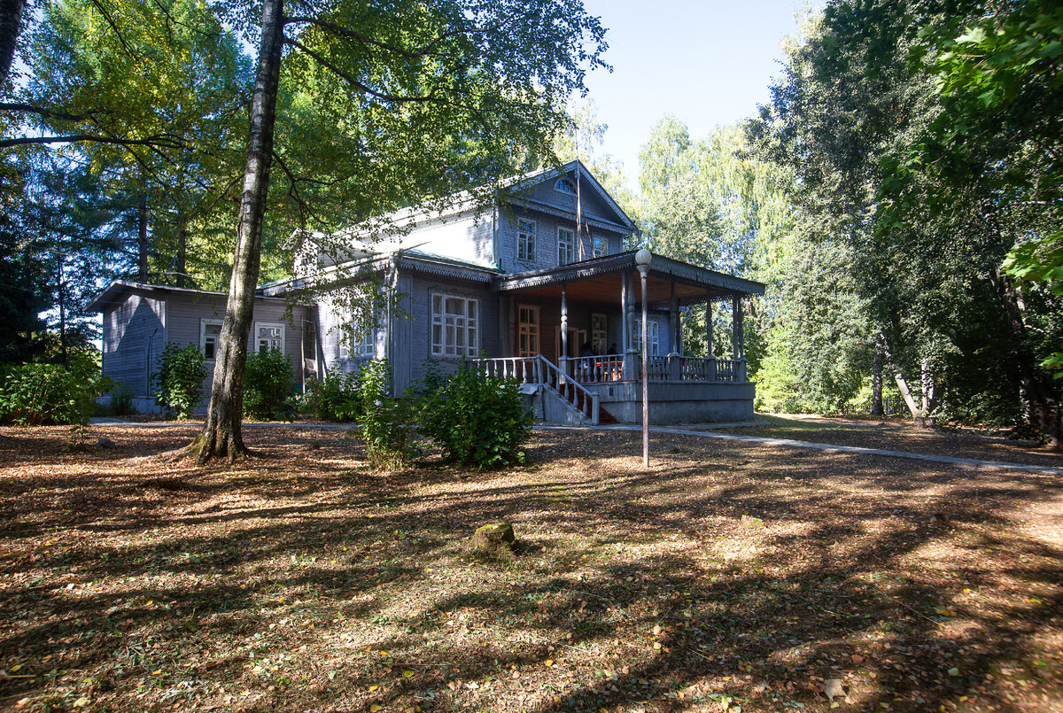 Главный дом усадьбы Горки Переславские, ныне Музей "Усадьба Ганшиных". Горки, Переславский район Ярославской области. Фото автора статьи 