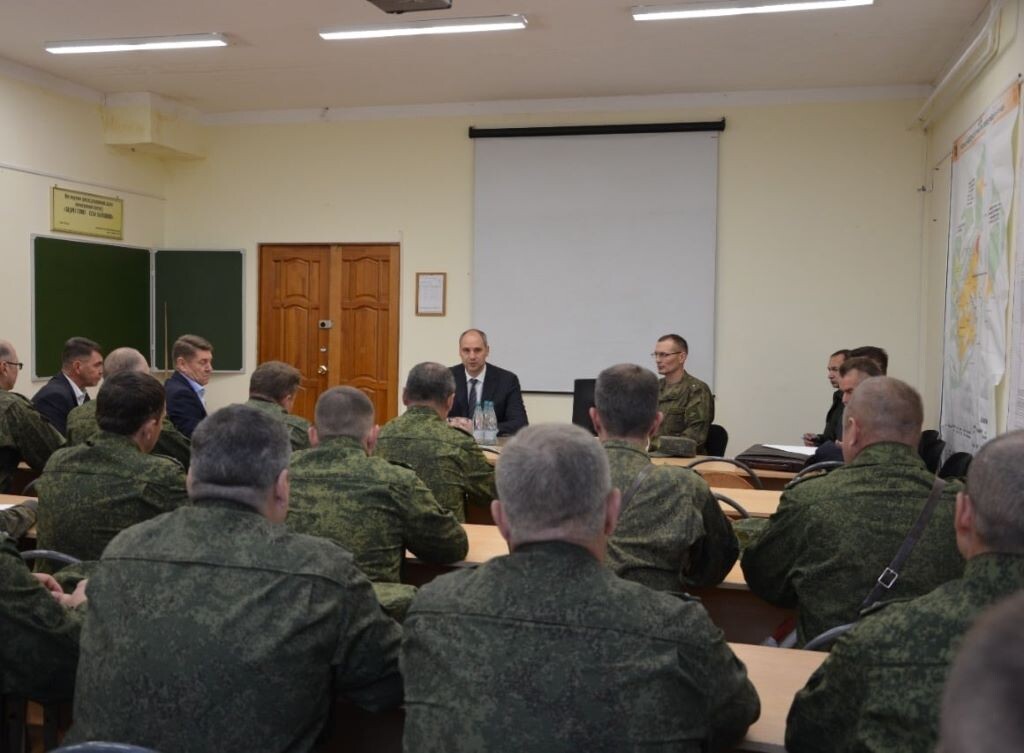    Денис Паслер анонсировал введение региональных мер поддержки для семей оренбуржцев, которые были мобилизованы