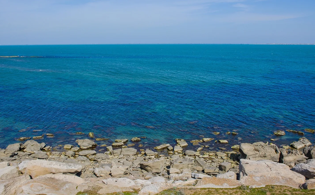 Каспийское море. Глубина 1025 метров.