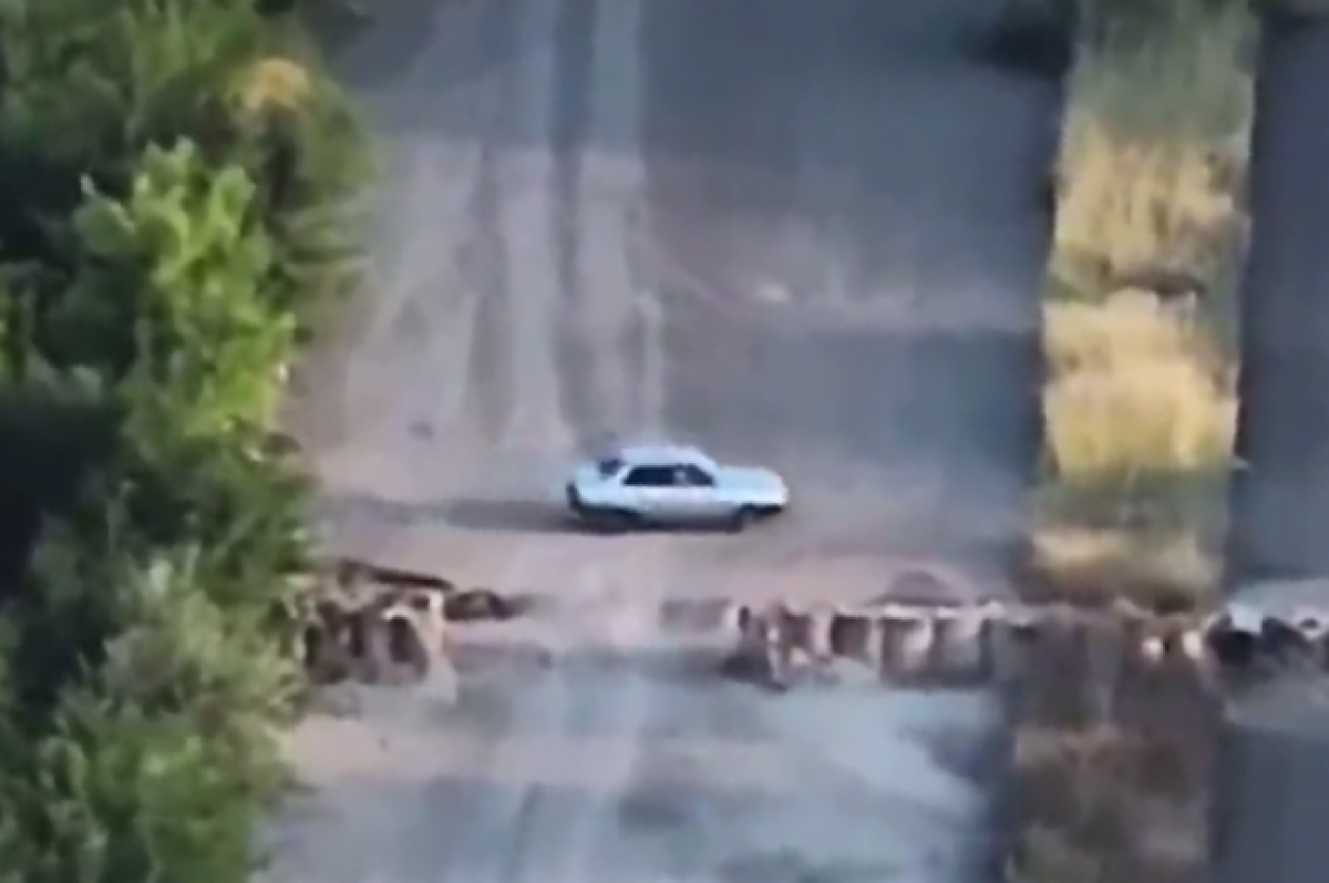    «РВ»: российский боец за рулём ВАЗ эффектно увернулся от украинского дрона