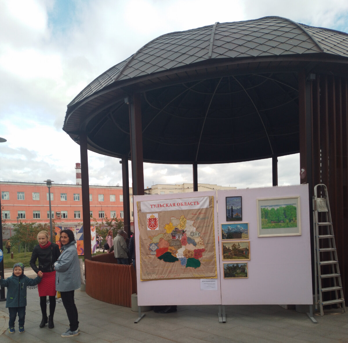 Нашему городу -877, но он  как всегда молод, красив, хорош собой, да ещё в в полном расцвете сил, радует своих жителей и гостей, историческими  памятниками, итересными музеями, замечательными...-16