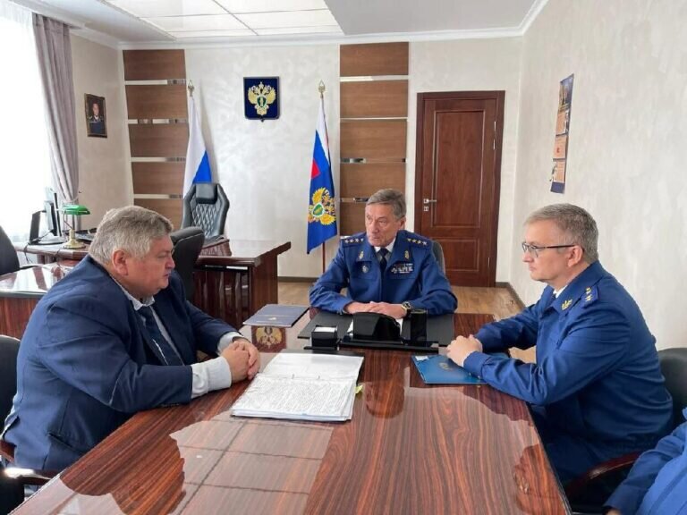    В Оренбурге работает заместитель Генерального прокурора России Николай Шишкин Марина Шарт