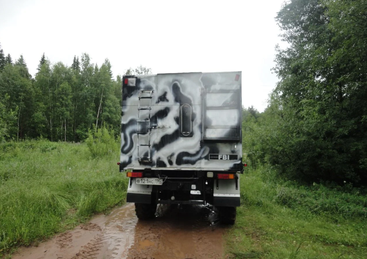 А сзади кажется, что это простой грузовик. Фото с сайта Авито.ру. >>>>