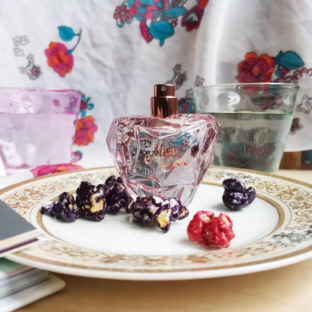 perfumecollector #fragranceoftheday #mylove #flatlay #приятногодня #блоггер #лайфхак#beautyroom#parfumpalace#eau#frarancelover #запискиотск