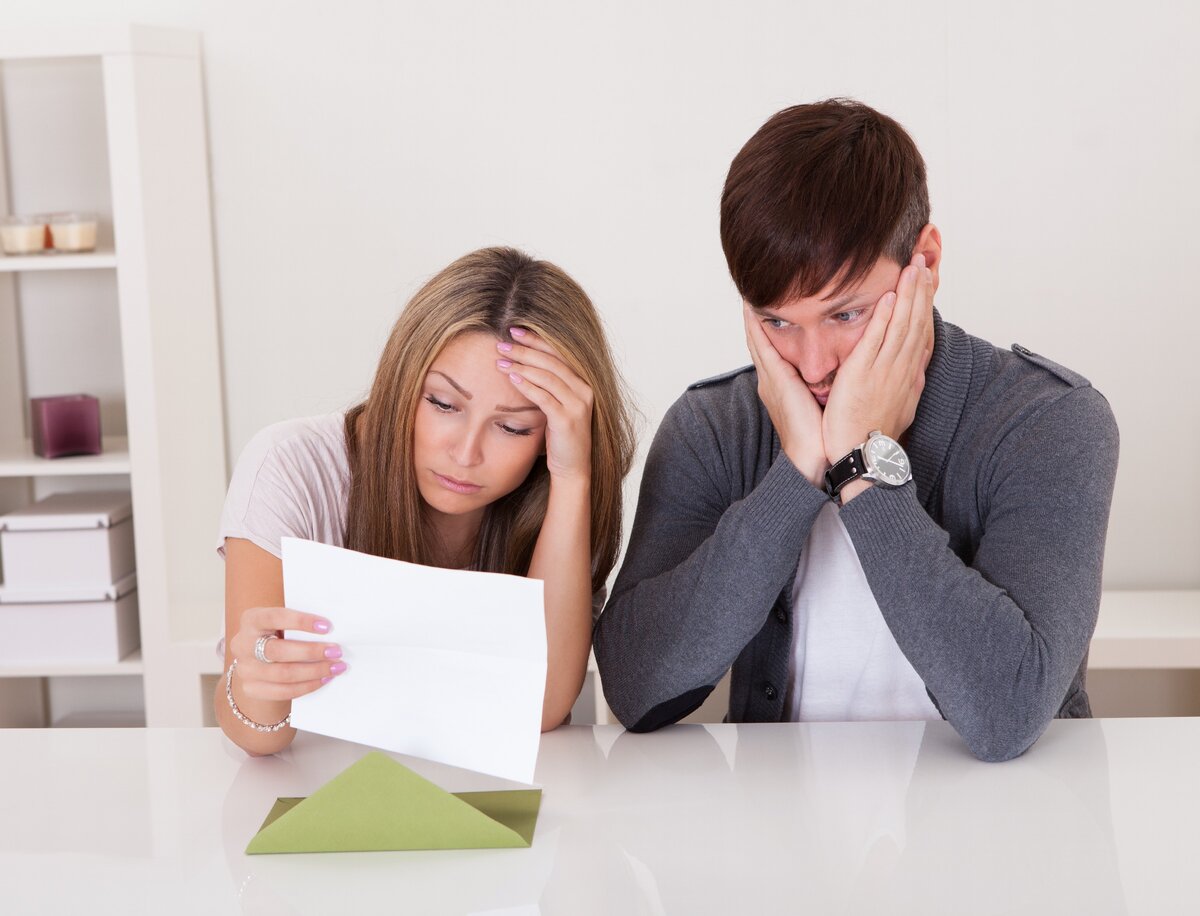 Папа в шоке. Отец шока. Отец шока. Напуганный человек. Мужчина и женщина удивление.