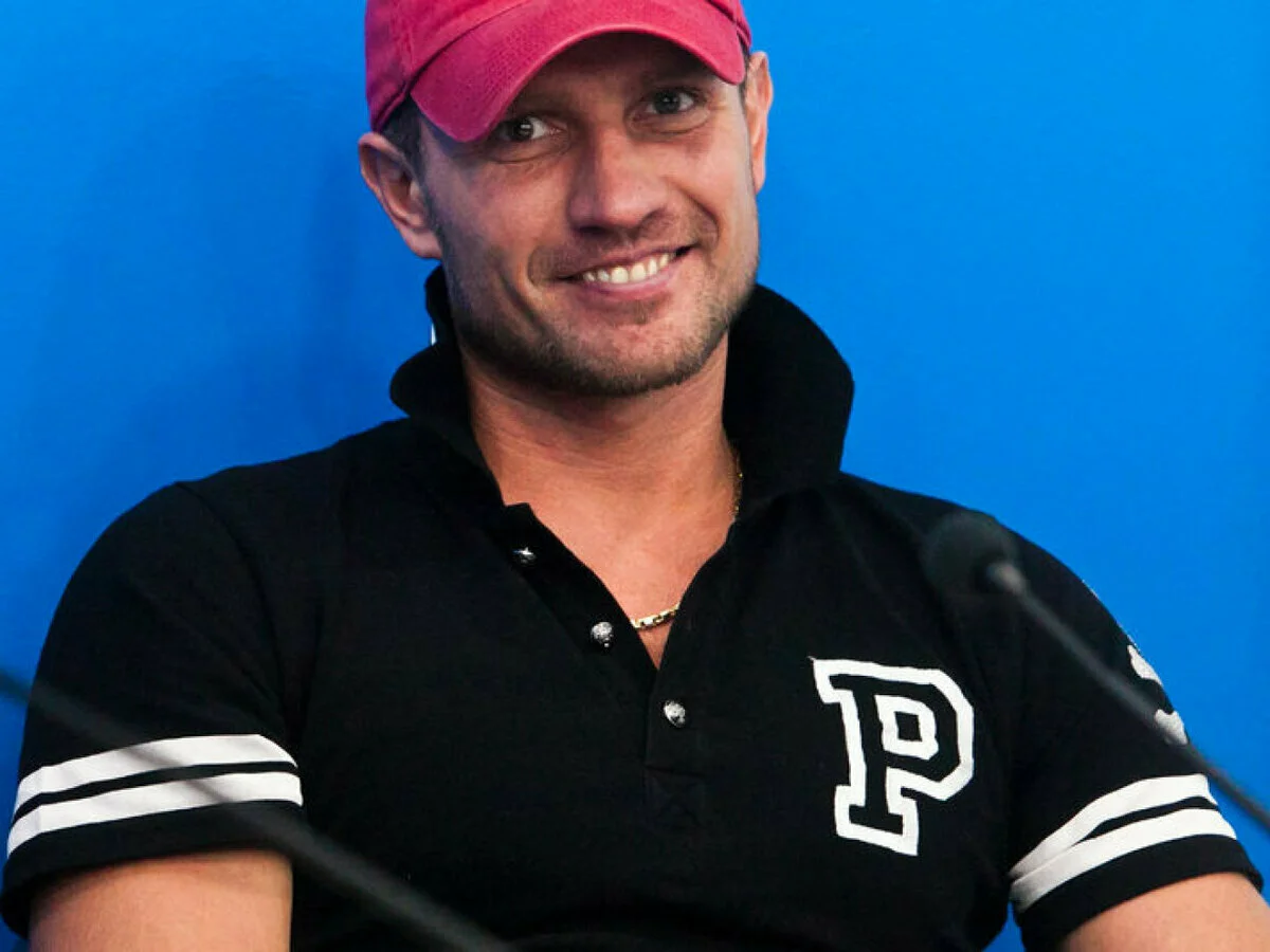 костомаров головные уборы. роман сергеевич костомаров. алекс костомаров. костомаров головные уборы. роман костомаров фото.