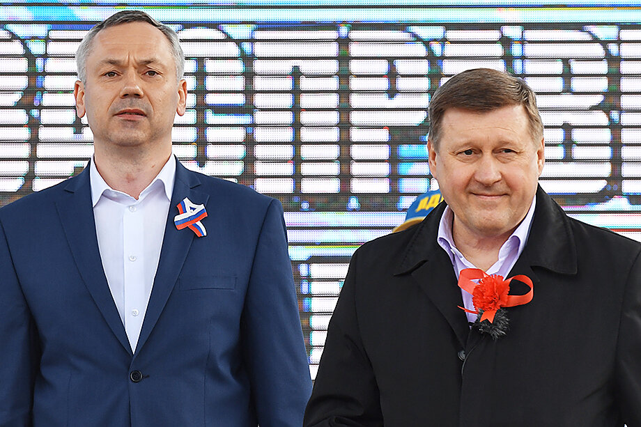 Локоть (справа) отказался от соперничества с Травниковым (слева) за кресло губернатора.Фото: Кирилл Кухмарь/ТАСС