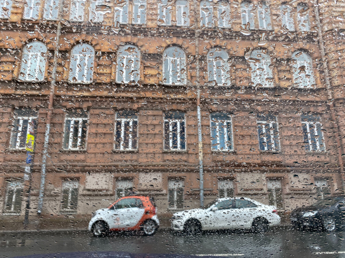 Фото автора. В Петербурге сегодня дожди (С) Как, впрочем, и вчера... И завтра... 