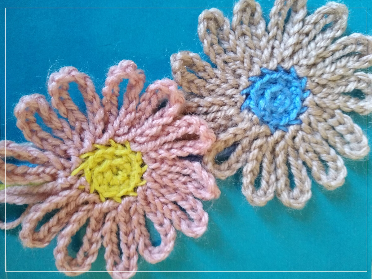 Вязаные цветы крючком - пошаговое описание схемы вязания для начинающих