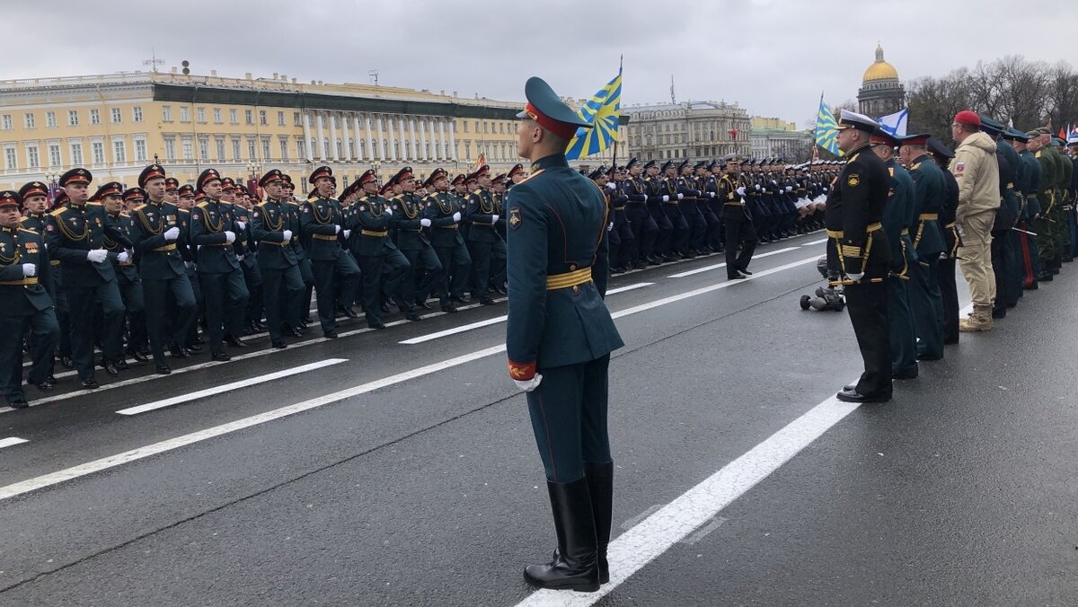 Свет победы 2024. Парад на Дворцовой площади 2010. Репетиция парада 2022 в Санкт-Петербурге на Дворцовой площади. Парад СПБ 2007. Картинка Генеральная репетиция.