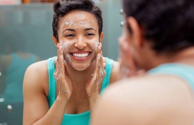 Умывание с содой - прекрасная альтернатива магазинным скрабам