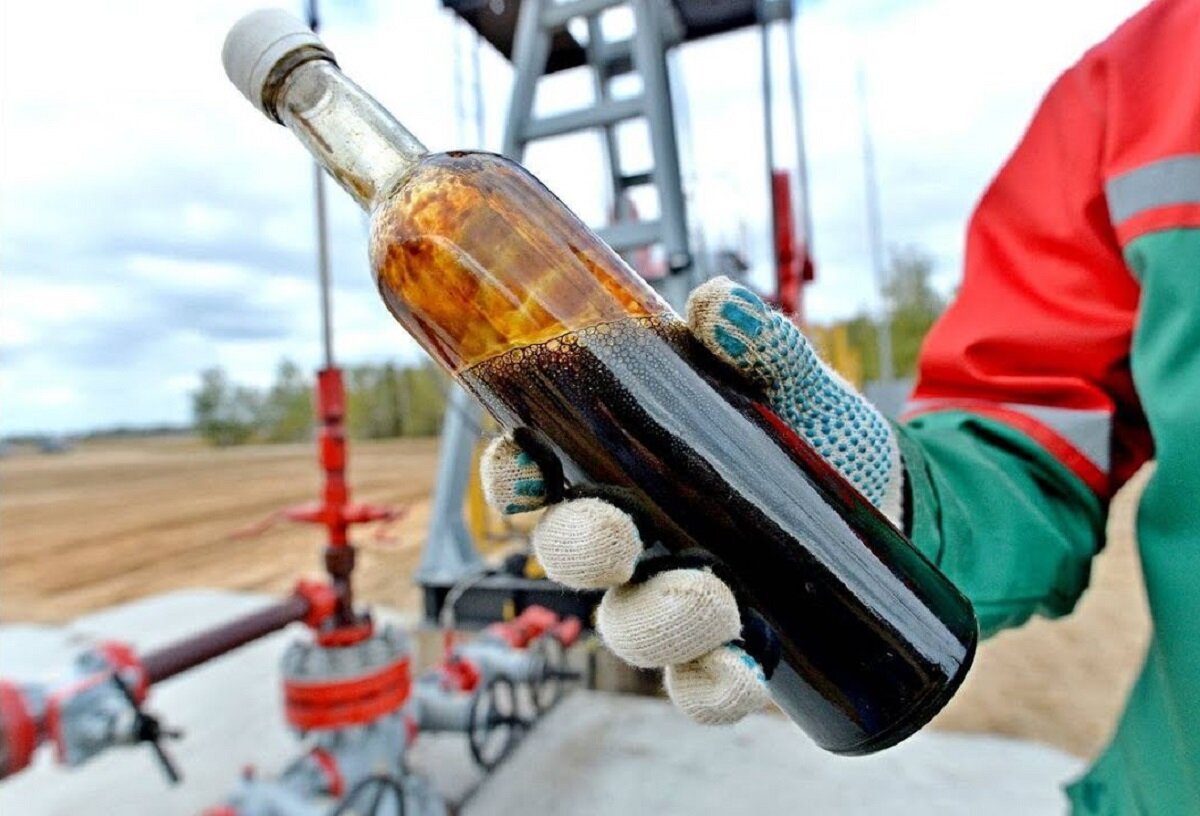 сколько стоит 1 тонна нефти в россии