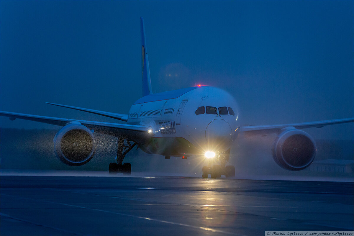 Как в Домодедово ещё раз встретили первый рейс авиакомпании Uzbekistan  Airways | Блог авиационного фотографа | Дзен