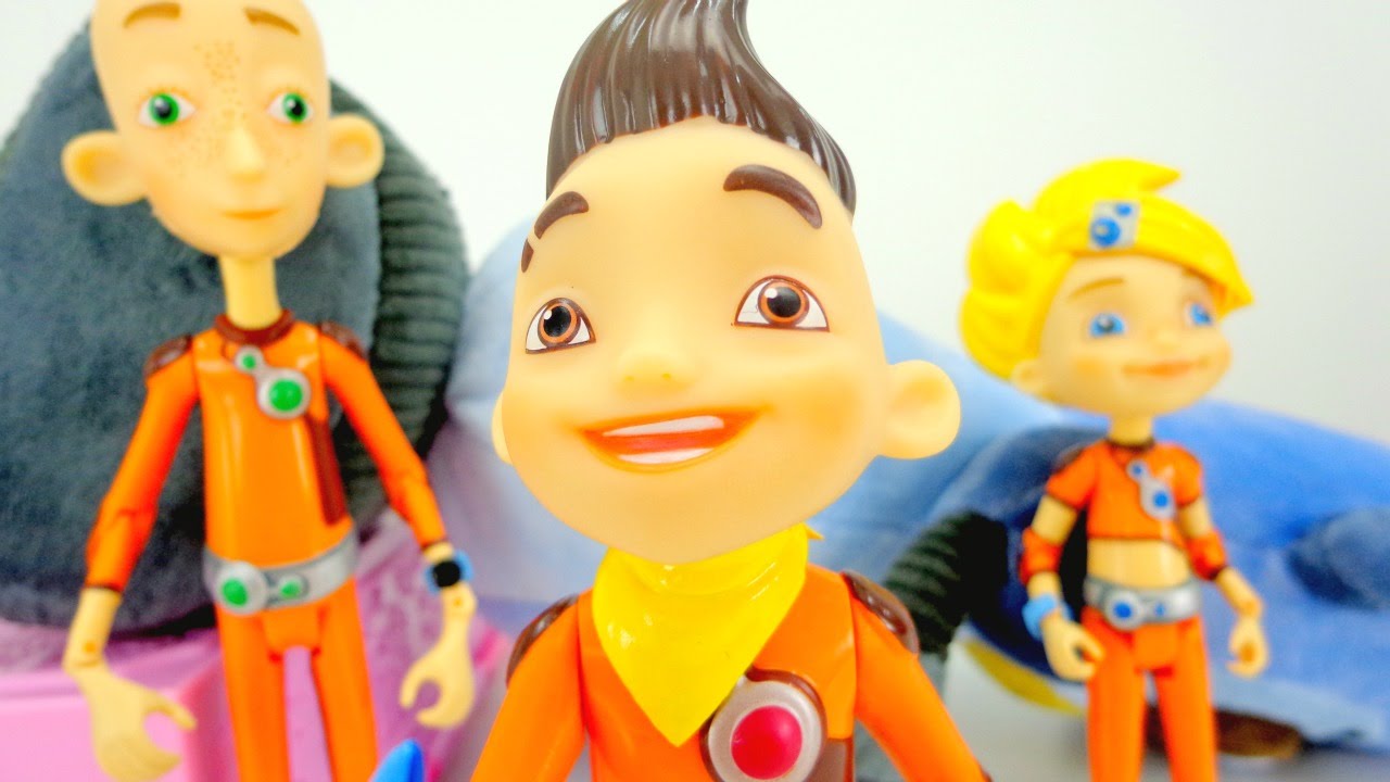 Это друг алиса. Это друг алиса. Алиса стоп. Это друг алиса. Алиса в стране чудес плакат.