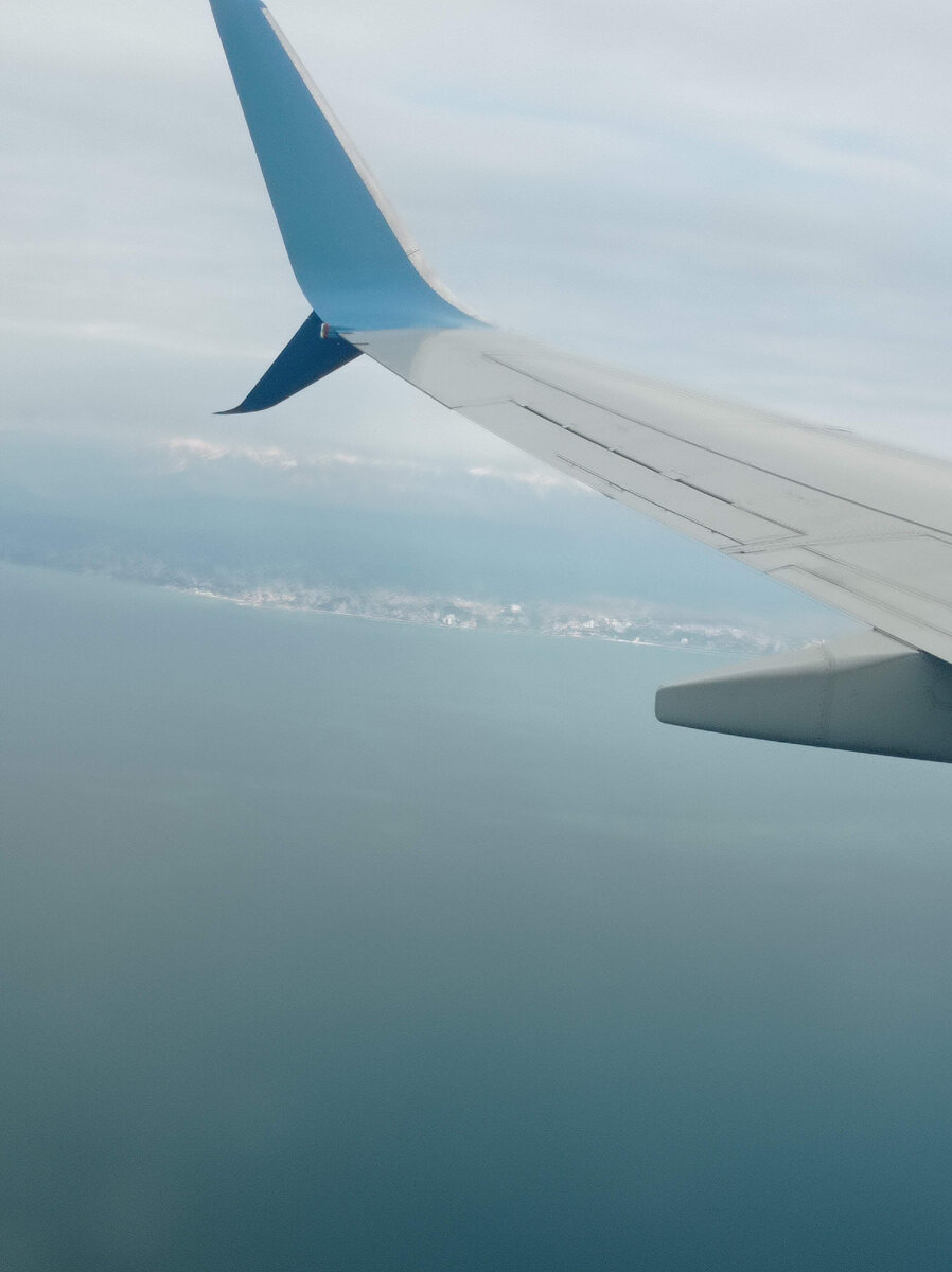 На подлете к Сочи. Полет авиакомпанией "Победа" в апреле 2021