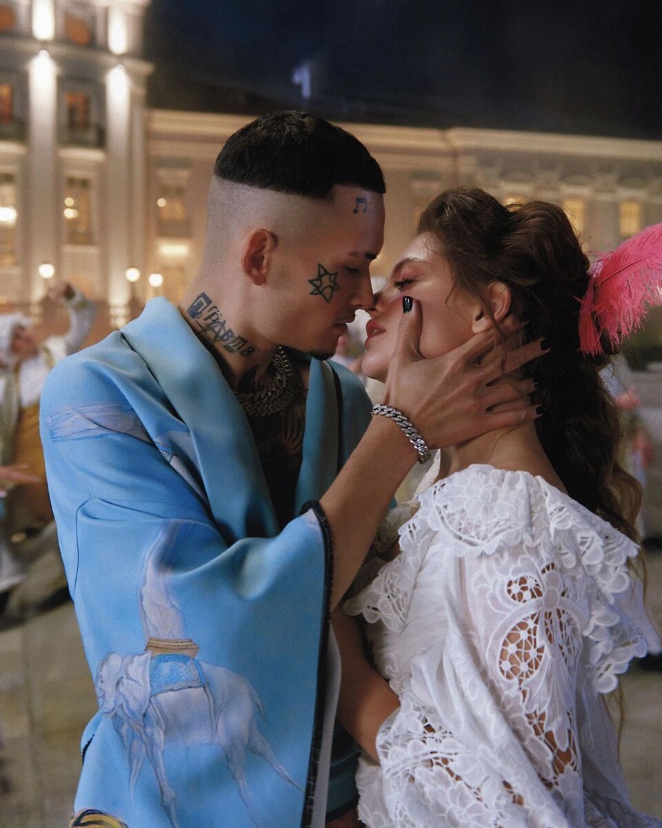 Моргенштерн с Диларой.