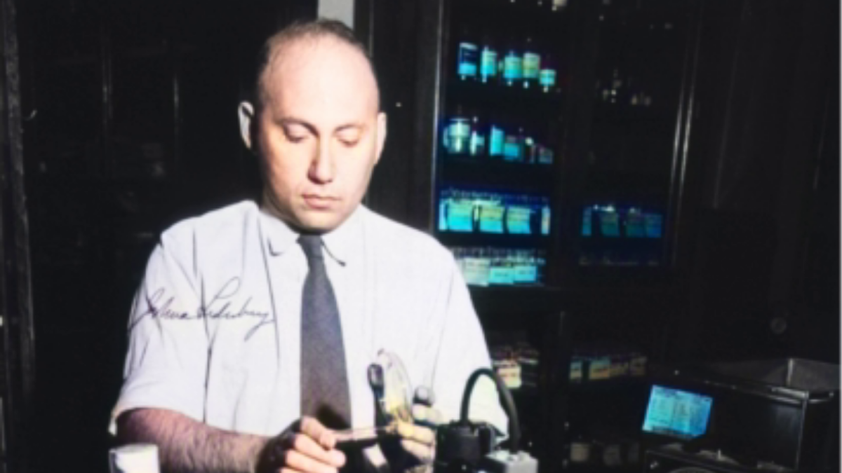 Серьёзный Джошуа Ледерберг