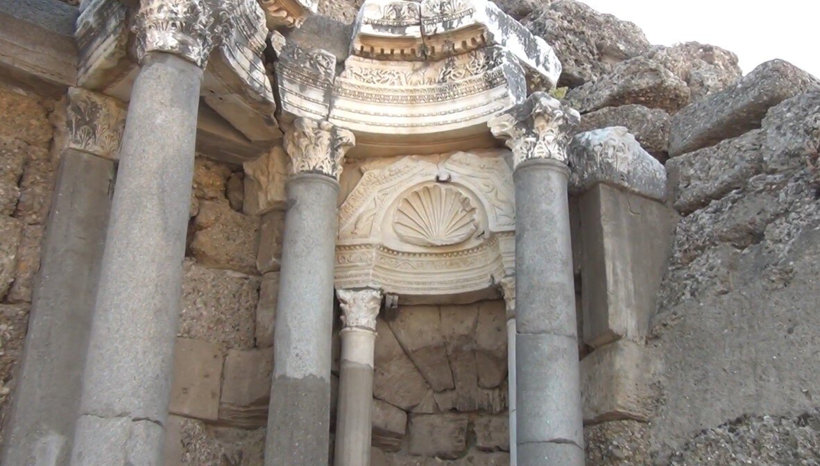 Развалины античного города в Сиде