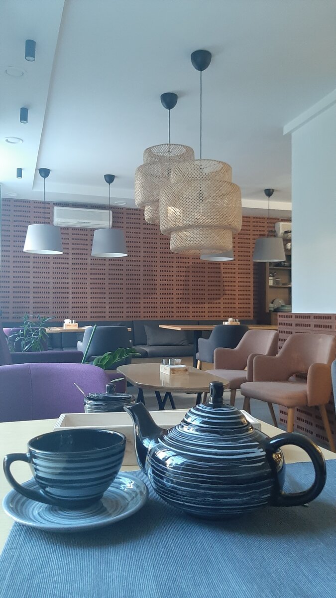 Поработала в кафе