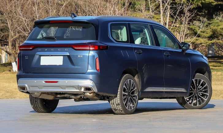 На фото: кроссовер Exeed VX